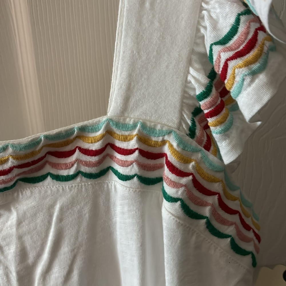 Woman’s white blouse - Picture 4 of 4